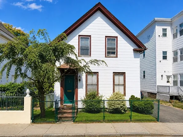 301 Salem St, Lawrence, MA 01843