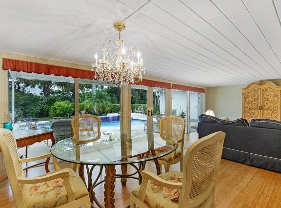 3rd image of 213 Blossom Ln