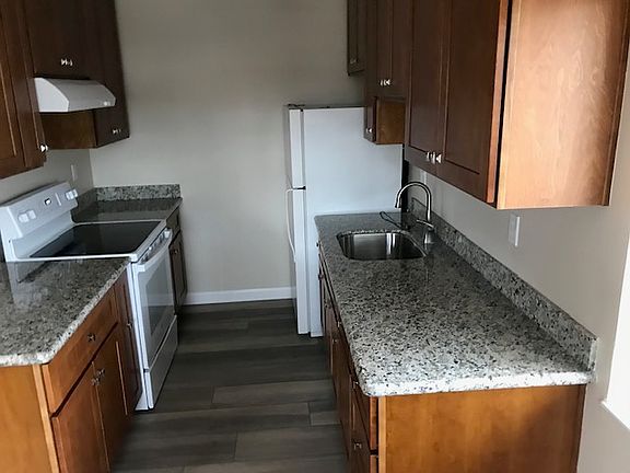 5th image of 580 Columbia Ave #6