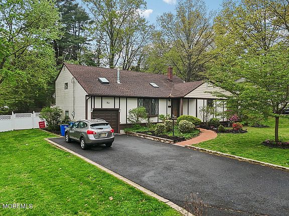 3rd image of 4 Woodland Road