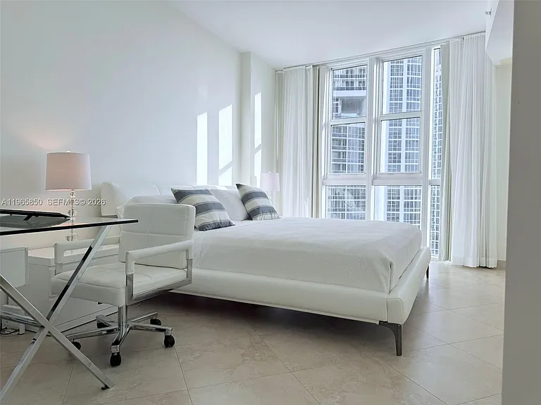 18201 Collins Ave #1501A — Photo 29