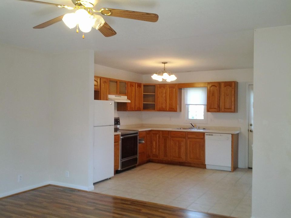 2nd image of 325 Findlay St