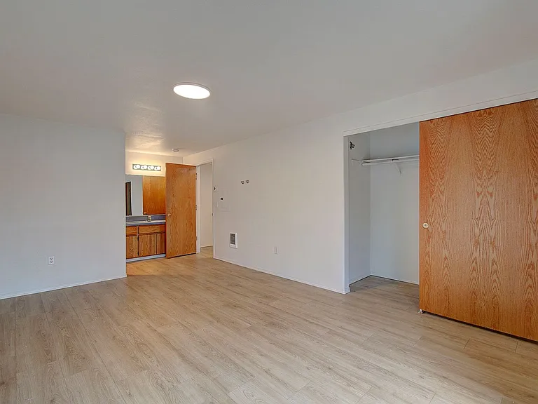 8601 NE 21st St #D — Photo 20