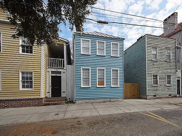 Building Photo - 126 Logan St