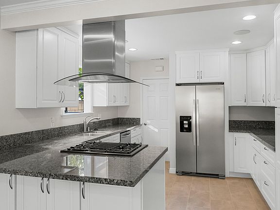 5th image of 5819 Alcove Ave