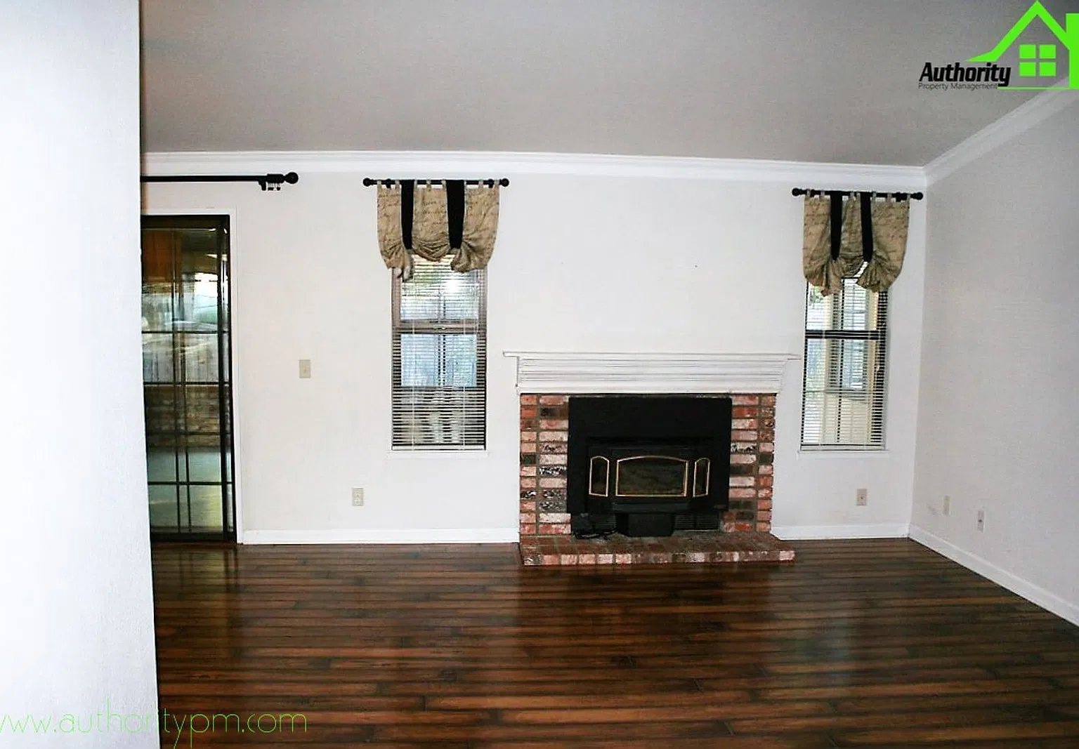 3 bed, 2.0 bath, 1350 sqft, $1,950 — Photo 4