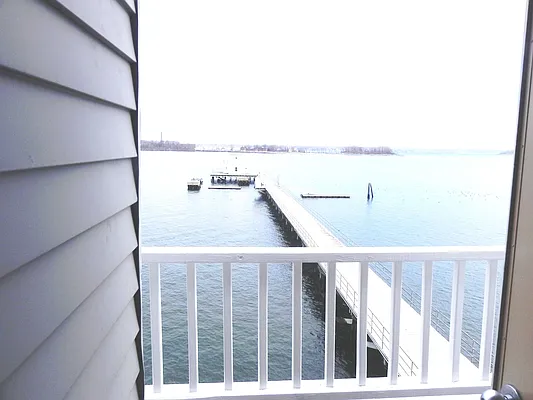 Sold by Century 21 Marciano | media 39