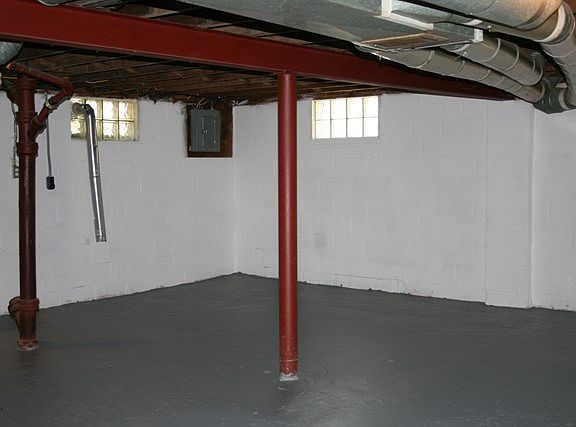3rd image of 562 Glendale Blvd