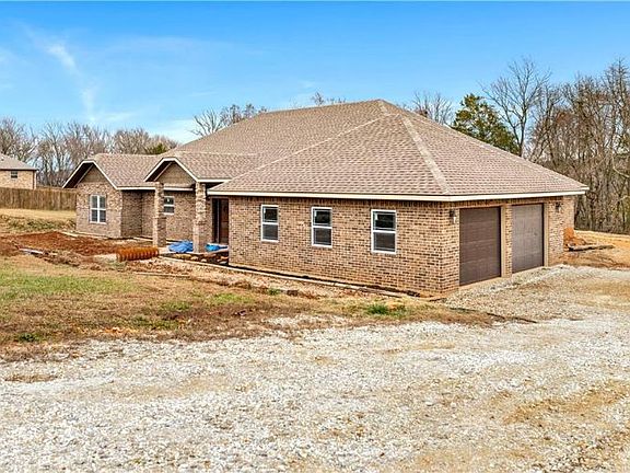 2nd image of 846 James Pl