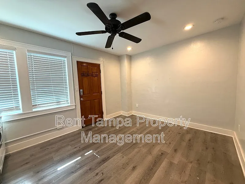 1 bed, 1.0 bath, 500 sqft, $1,350 — Photo 2