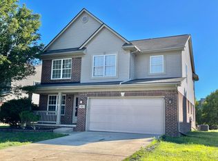 302 Summerfield Dr, Westland, MI