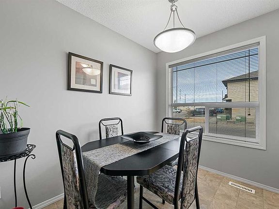 4th image of 165 N Saddlebrook Point NE