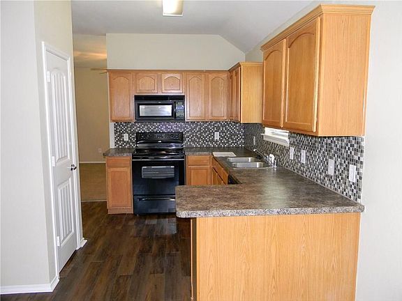 3rd image of 7509 Loma Alta Trl