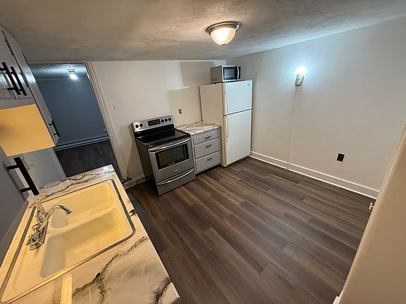 2nd image of 230 W Simpson St #B