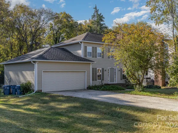 8519 Middleton Cir, Harrisburg, NC 28075