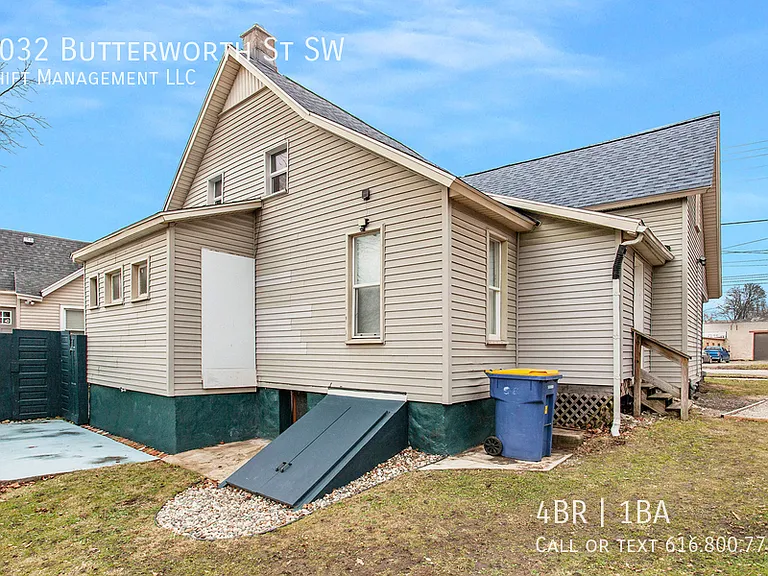 1032 Butterworth St SW — Photo 17