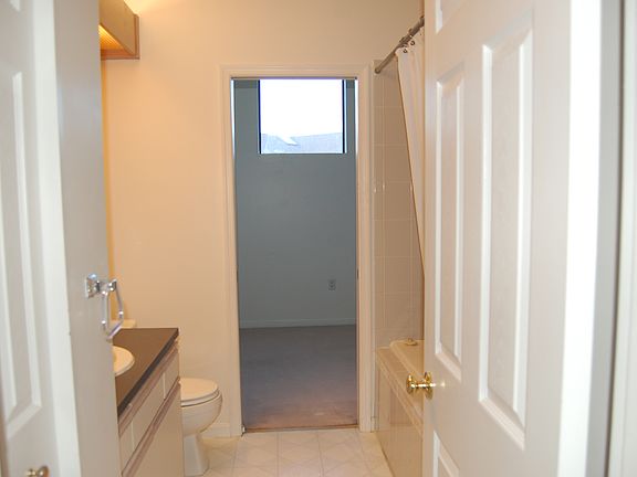 4th image of 207 Cherrington Dr