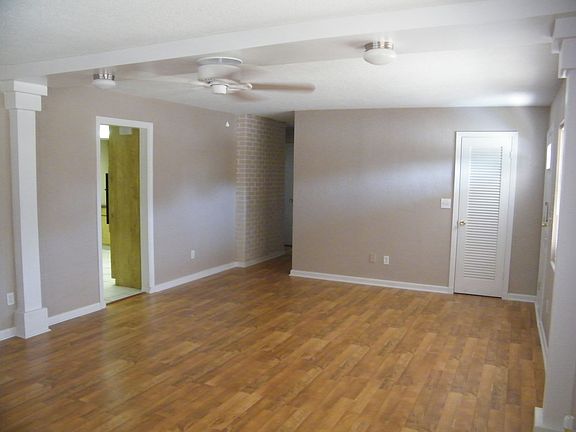 3rd image of 1576 Young Ave