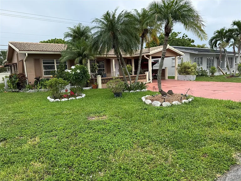 8600 NW 57th Ct — Photo 1