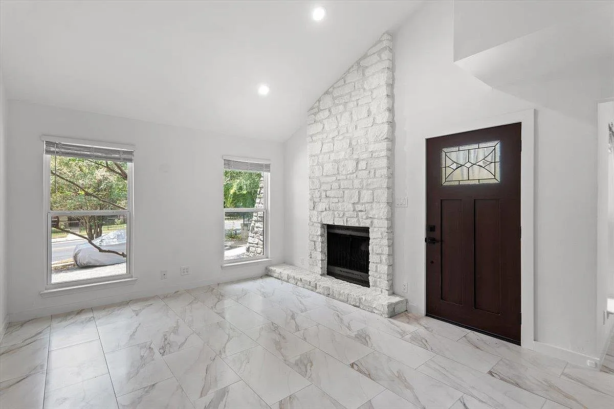 2 bed, 1.5 bath, 963 sqft, $2,940 — Photo 3