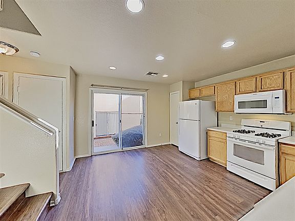 4th image of 3678 McMurty Ct