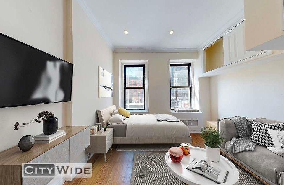 1st image of 1570 2nd Ave #3J
