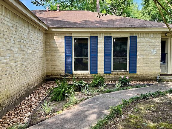 2nd image of 67 E White Willow Cir