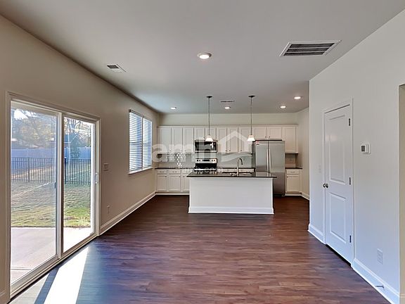 4th image of 572 Rivermist Dr