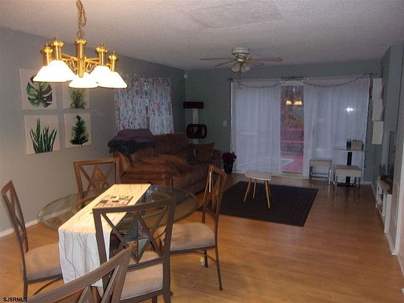 5th image of 133 Rumson Dr #1011