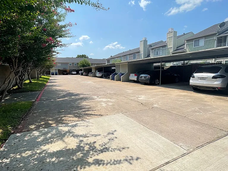 2 Private Parking Spots
