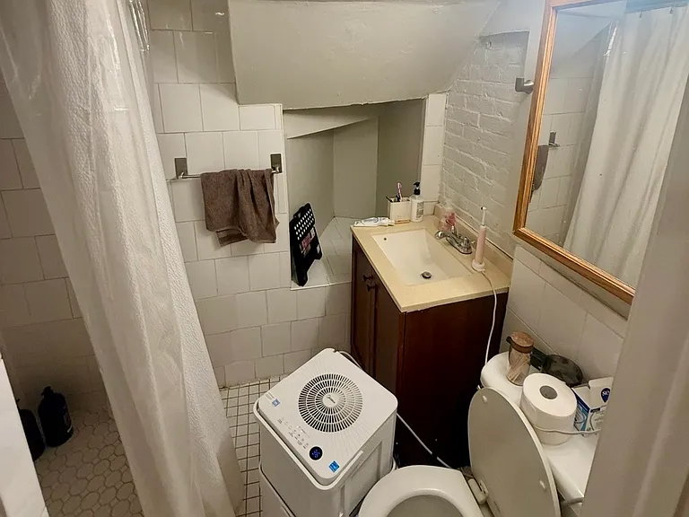 211 Beacon St #1 — Photo 6