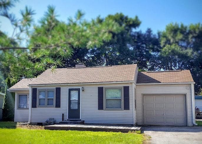 1st image of 715 Evans Ave