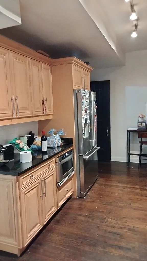 4 bed, 2900 sqft, $5,800 — Photo 3