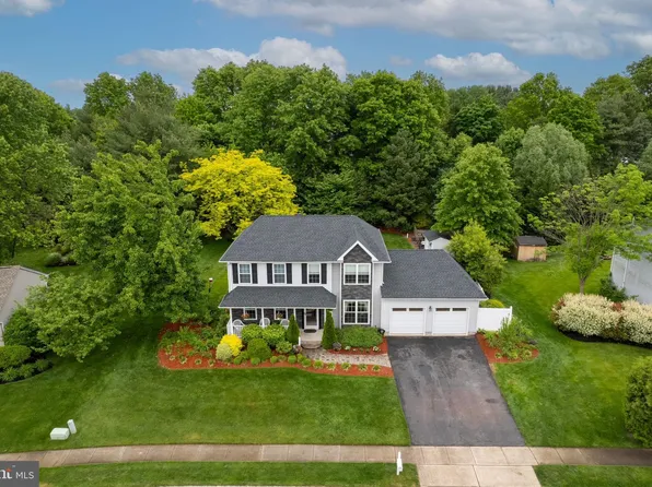 6 Hibiscus Ln, Robbinsville, NJ 08691
