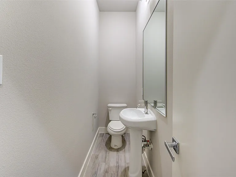 4536 Sunflower St — Photo 13