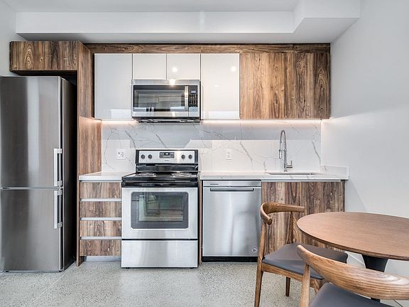 5th image of 1170 Barclay St #104