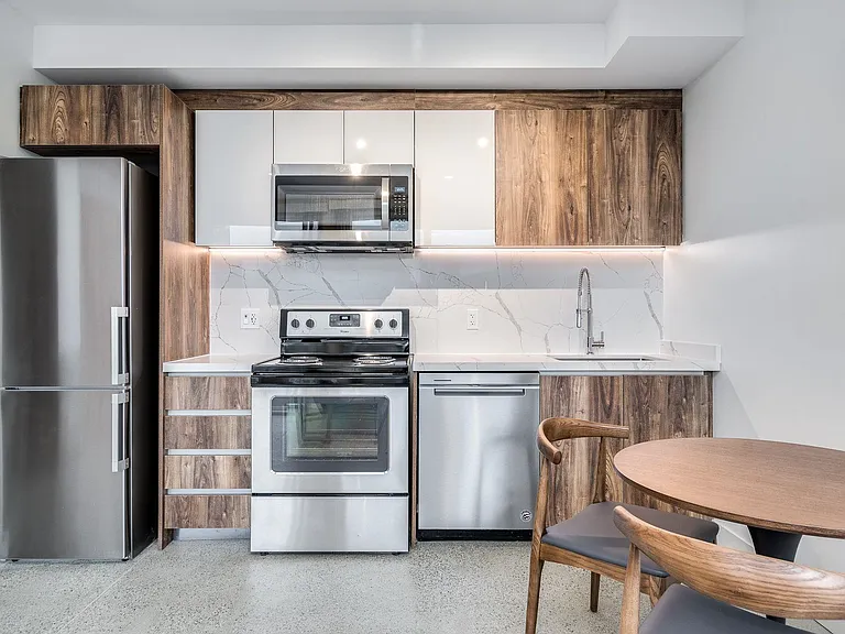 1170 Barclay St #104 — Photo 5