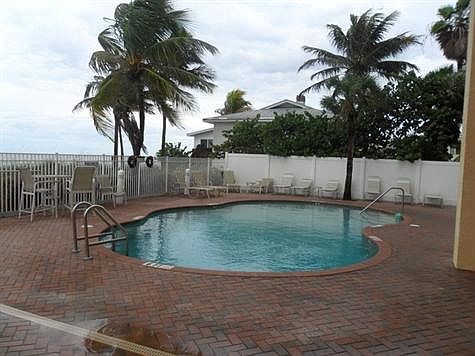 3rd image of 5480 Estero Blvd