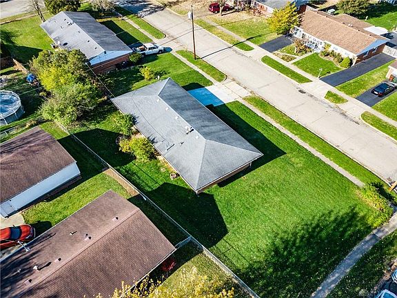 5th image of 438 Amsterdam Dr
