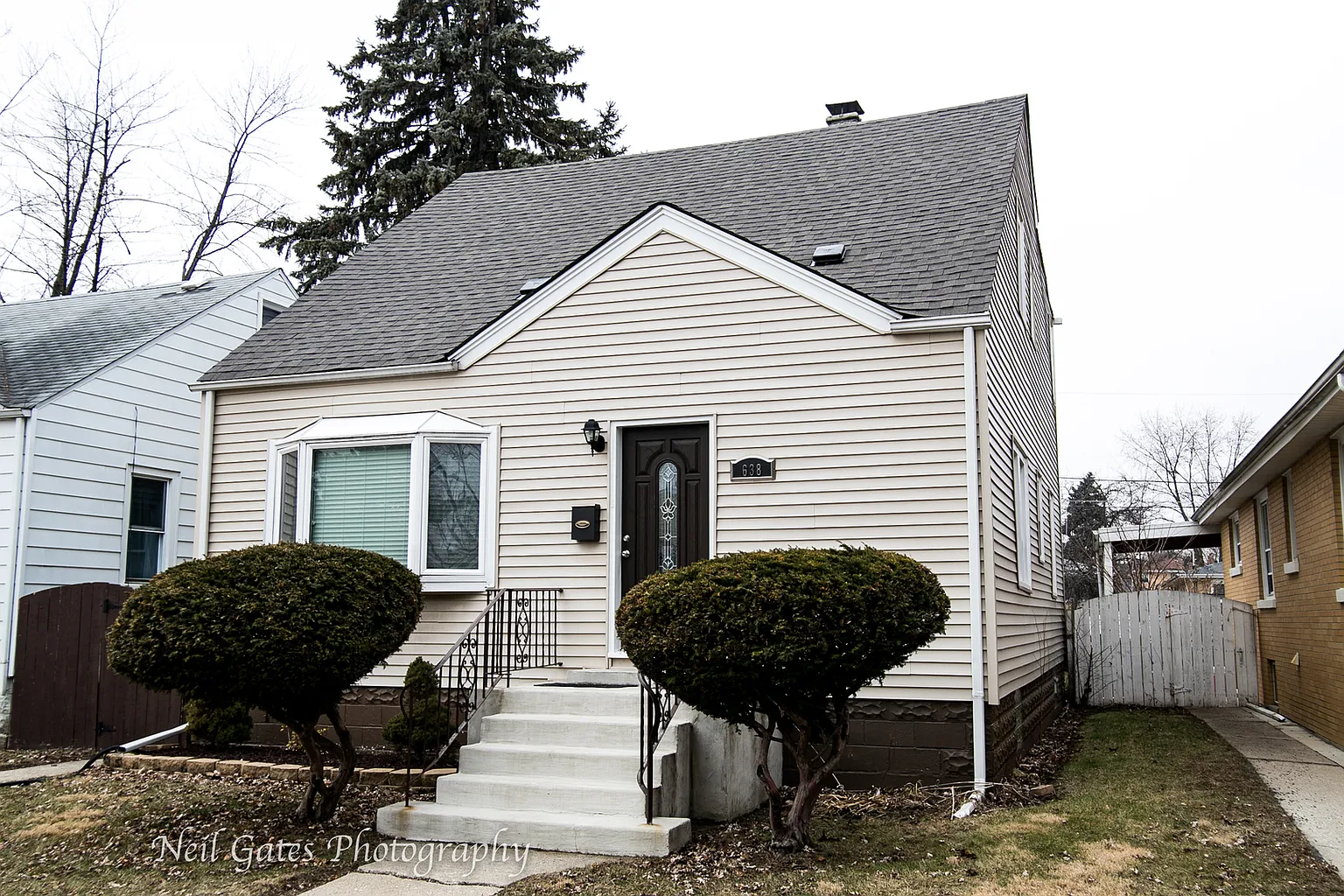 638 Linden Ave photo 1