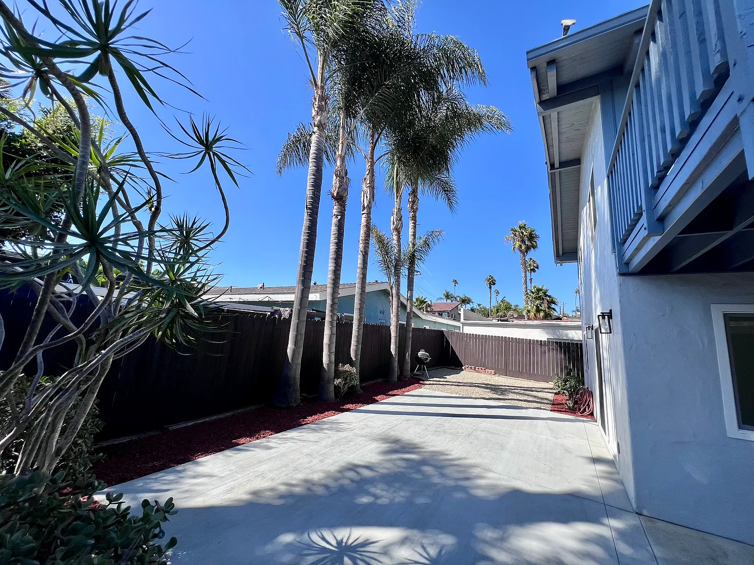 3 bed, 1280 sqft, $4,950 — Photo 2