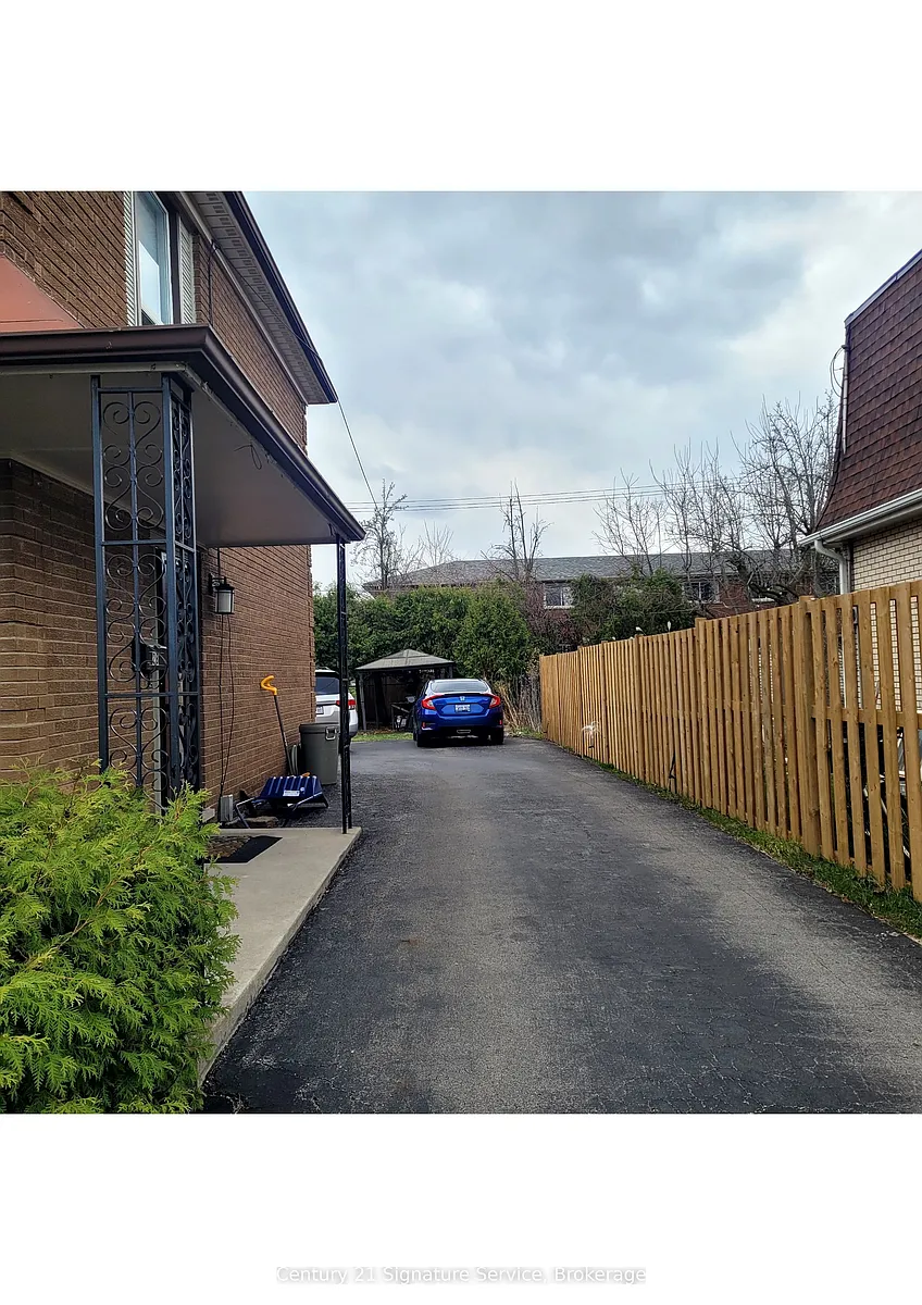 Building Photo - 1374 Charles Dr #UPPER