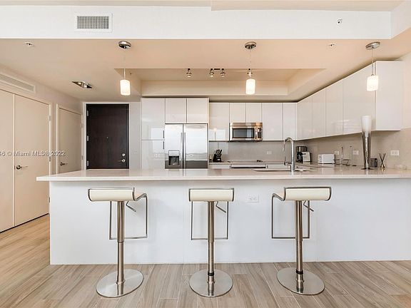 3rd image of 999 SW 1st Ave APT 1712