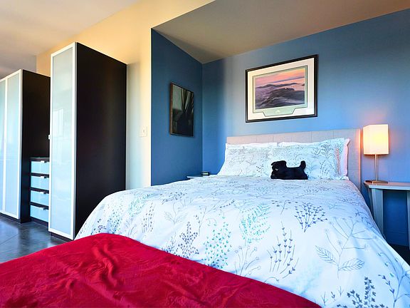 4th image of 21 Chestnut Street #606