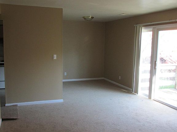2nd image of 710 W Moss Ave #6