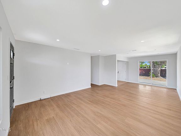 5th image of 45514 11th St W