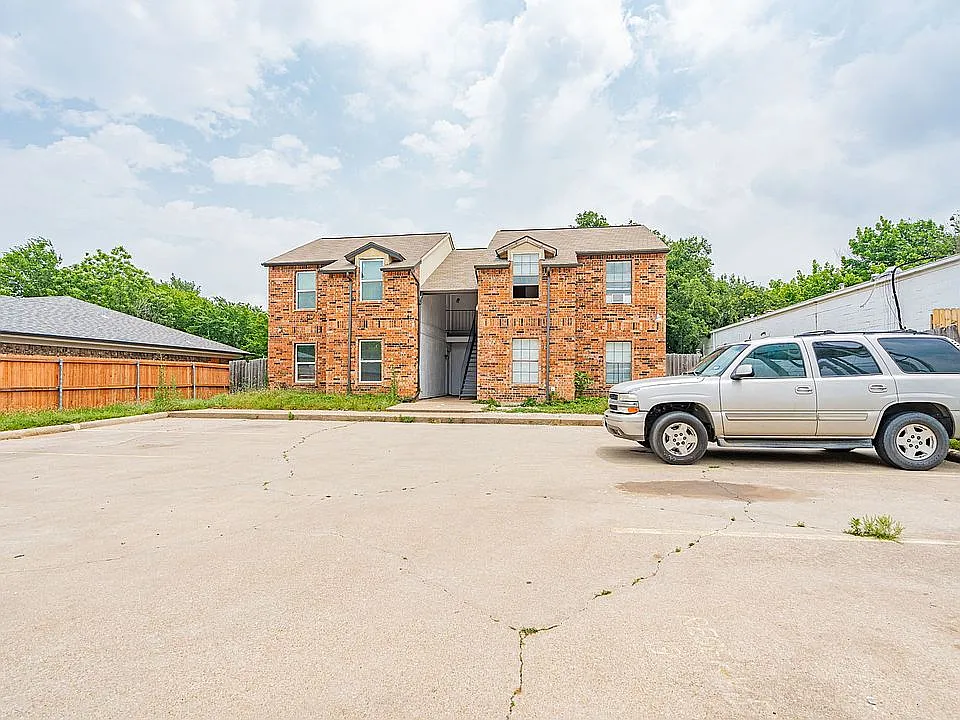 2 bed, 864 sqft, $1,500 — Photo 2