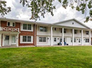 915 Oakcrest St APT 11, Iowa City, IA 52246