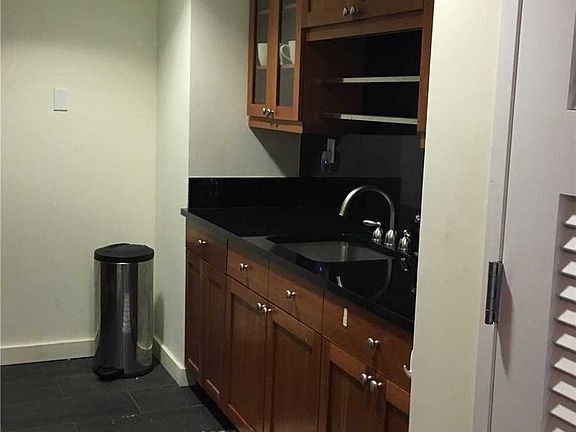 3rd image of 425 5th Ave