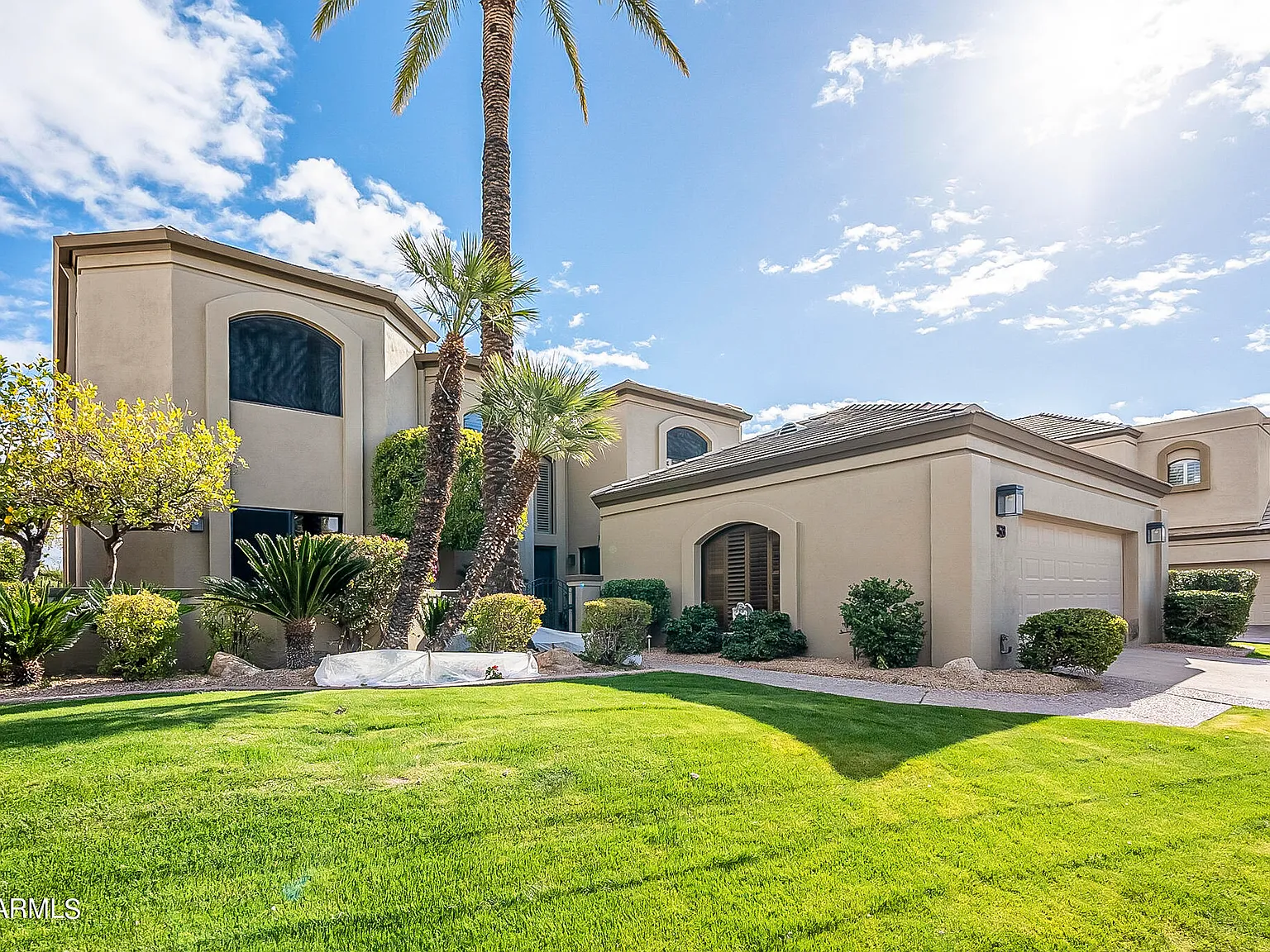 4 bed, 3.5 bath, 4064 sqft, $10,000 — Photo 1